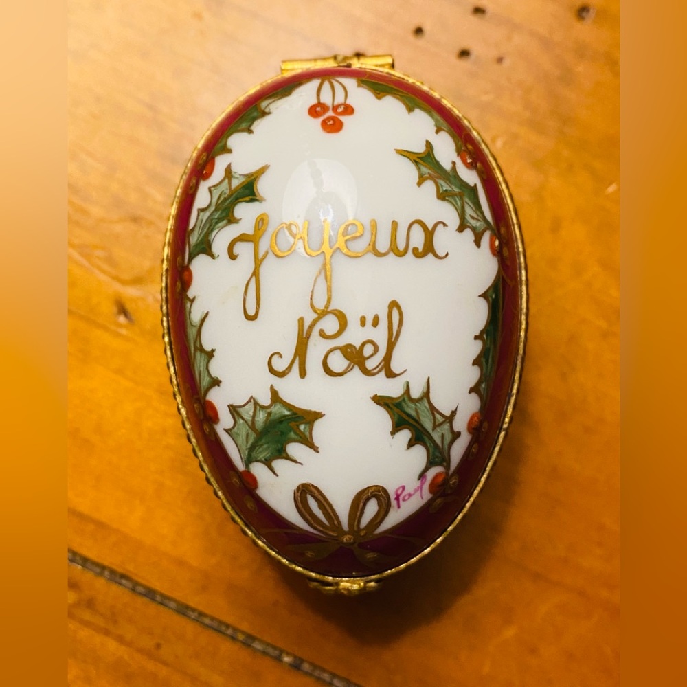 VINTAGE & RARE LIMOGES Joyeux Noel Egg Box